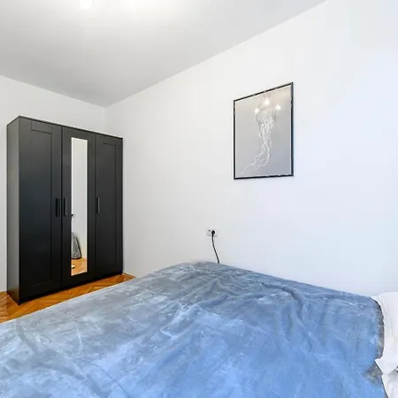 Black & White Apartment