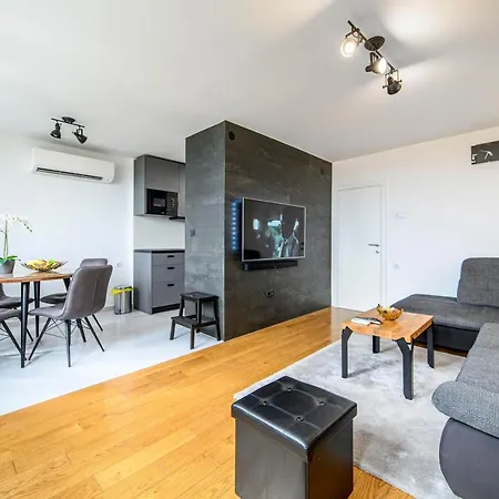 Black & White Apartment
