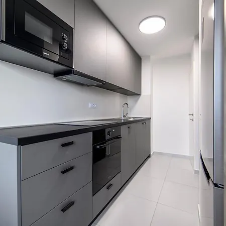 Apartment Black & White *